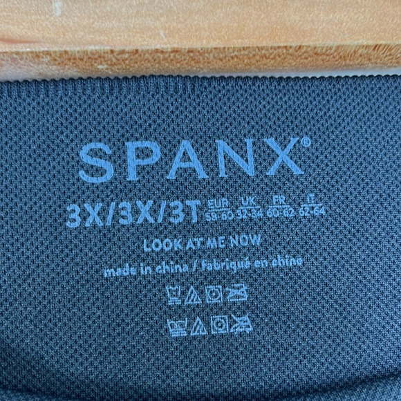 Spanx NWT Seamless Sculpt Chevron Ribbed Leggings Black size 3X #50237R - Picture 4 of 9